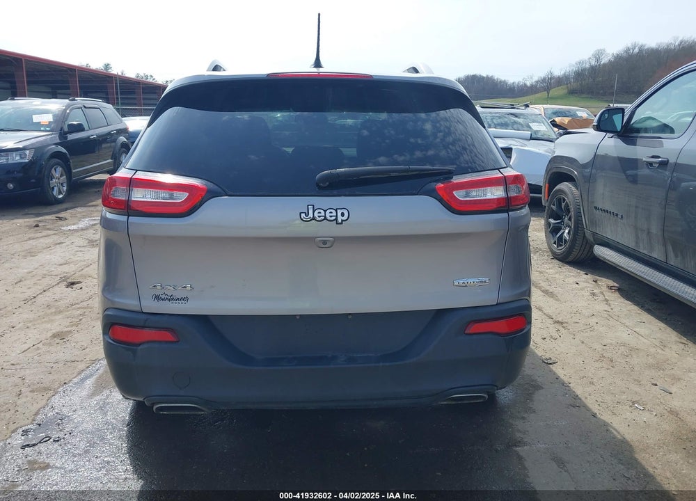 2018 JEEP CHEROKEE LATITUDE 4X4 VIN: 1C4PJMCX7JD549572