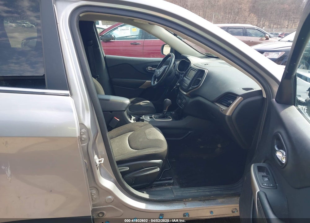 2018 JEEP CHEROKEE LATITUDE 4X4 VIN: 1C4PJMCX7JD549572
