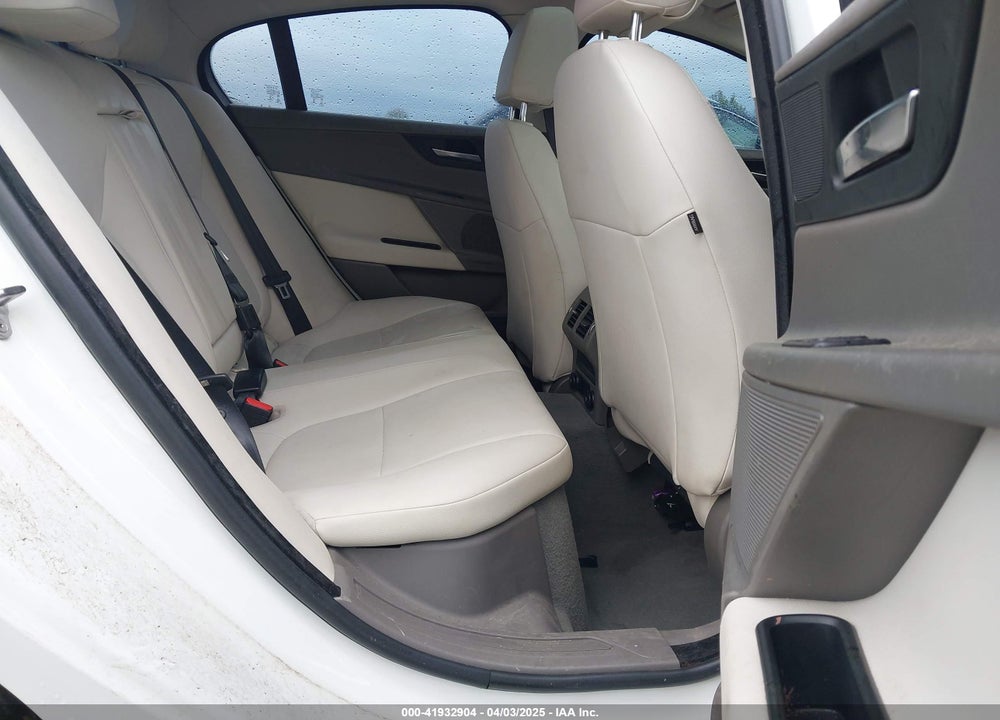 2019 JAGUAR XE VIN: SAJAR4FX9KCP48142