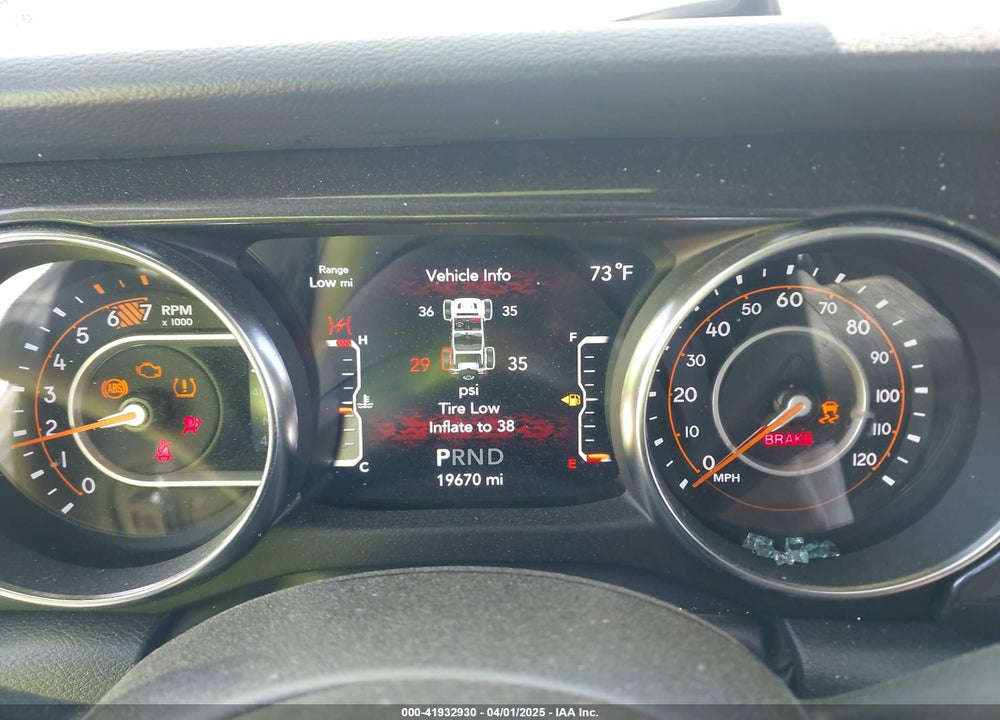 2023 JEEP WRANGLER / VIN: 1C4HJXDG0PW582947