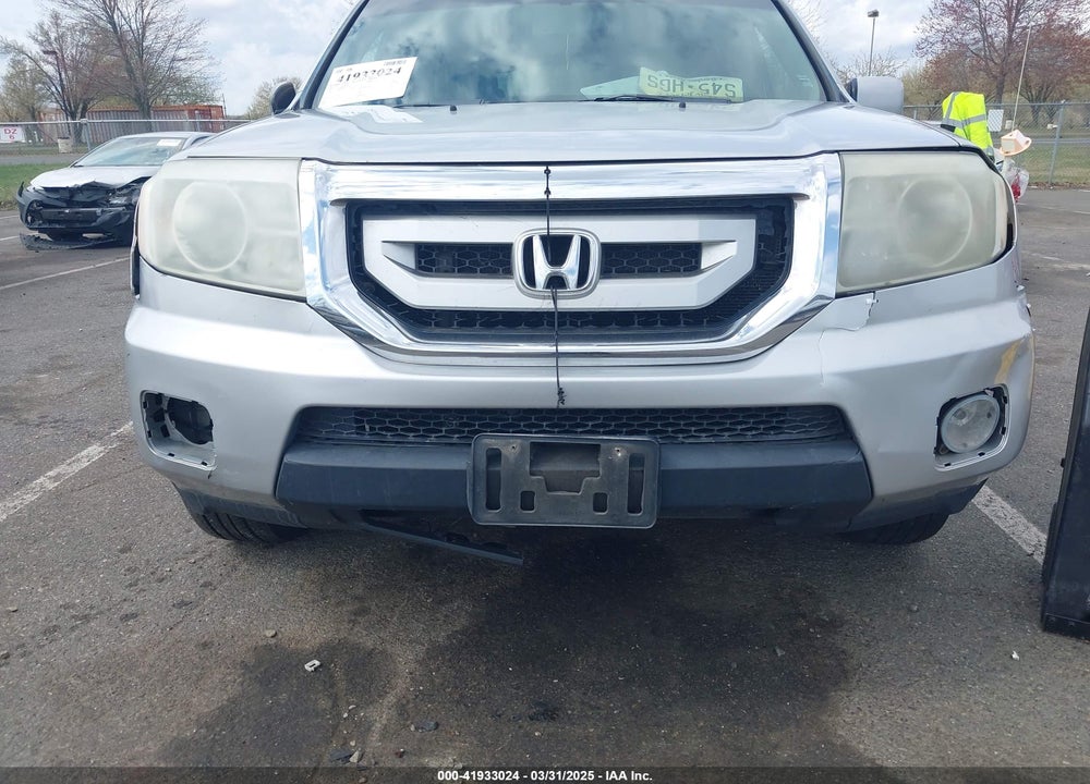 2011 HONDA PILOT VIN: 5FNYF4H68BB017361
