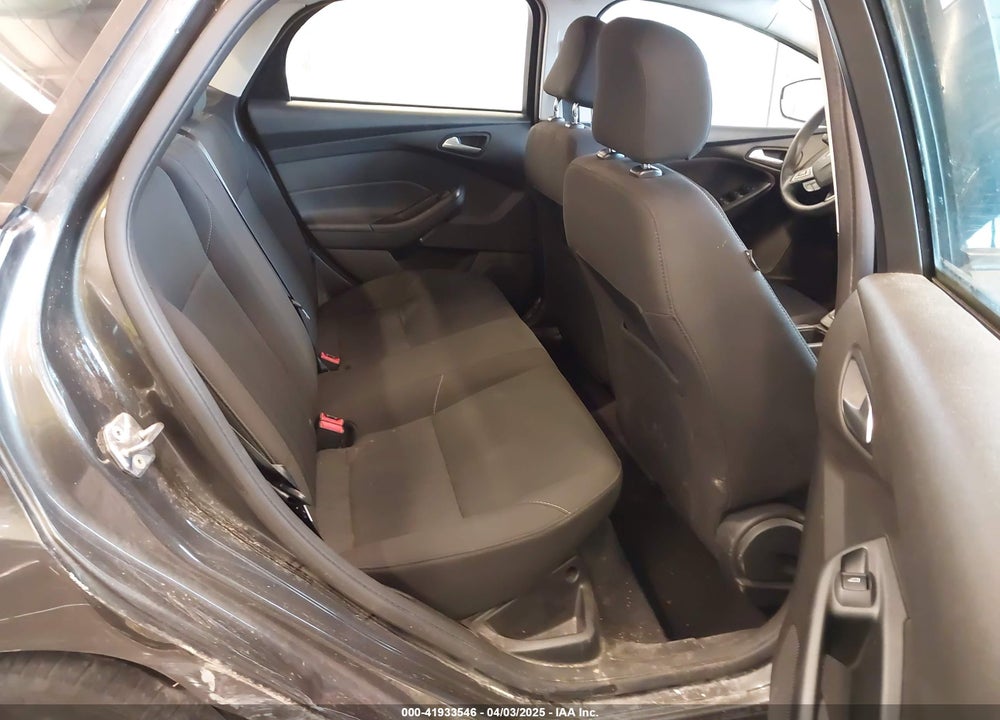 2016 FORD FOCUS SE VIN: 1FADP3F20GL234077