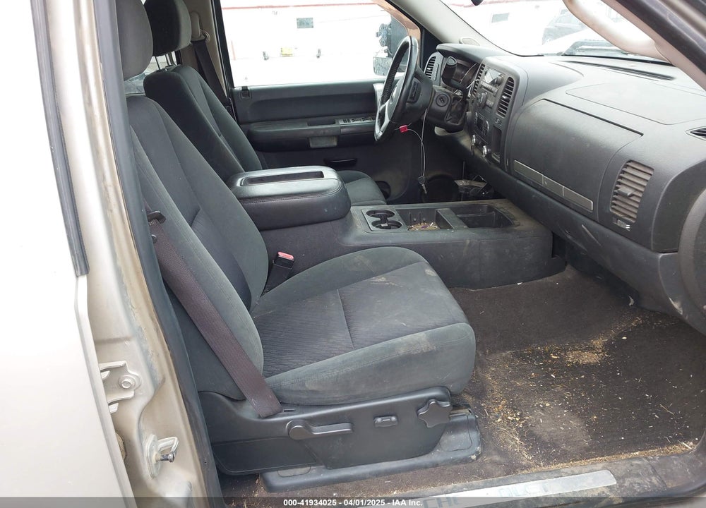 2009 CHEVROLET SILVERADO 1500 LT VIN: 3GCEK23349G213947