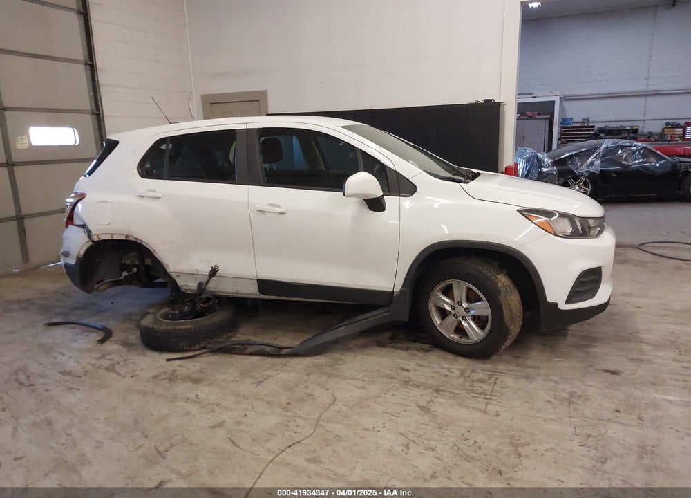 2018 CHEVROLET TRAX LS VIN: KL7CJNSB6JB718208