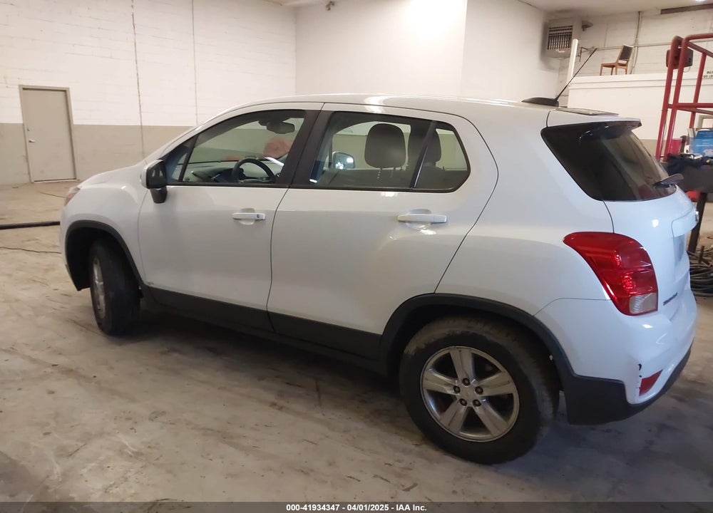 2018 CHEVROLET TRAX LS VIN: KL7CJNSB6JB718208