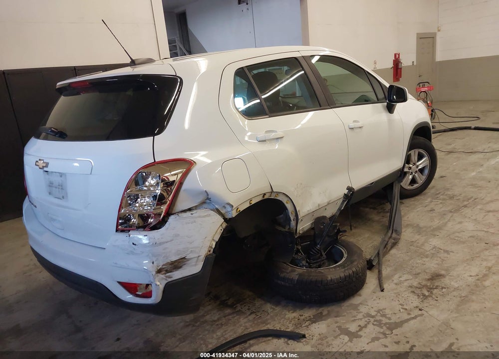 2018 CHEVROLET TRAX LS VIN: KL7CJNSB6JB718208