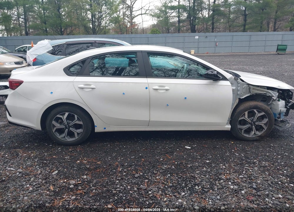 2021 KIA FORTE VIN: 3KPF24AD6ME341090