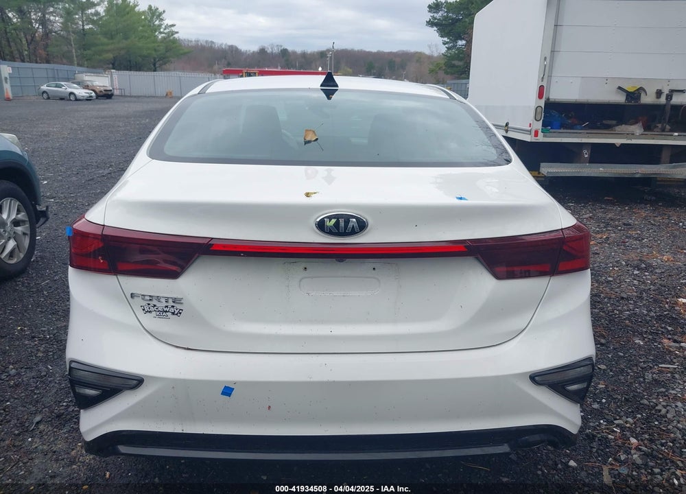 2021 KIA FORTE VIN: 3KPF24AD6ME341090