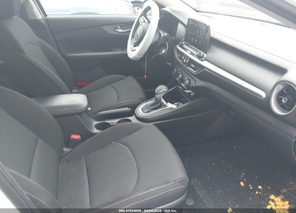 2021 KIA FORTE VIN: 3KPF24AD6ME341090