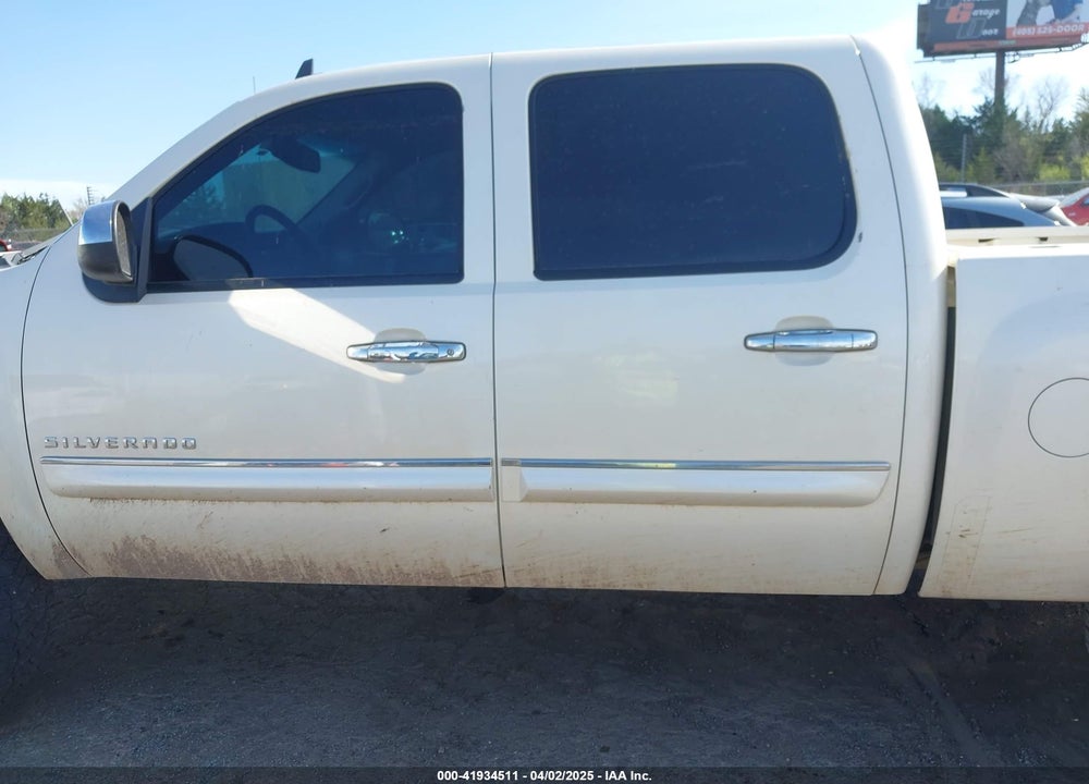 2013 CHEVROLET SILVERADO VIN: 3GCPKSE76DG320368