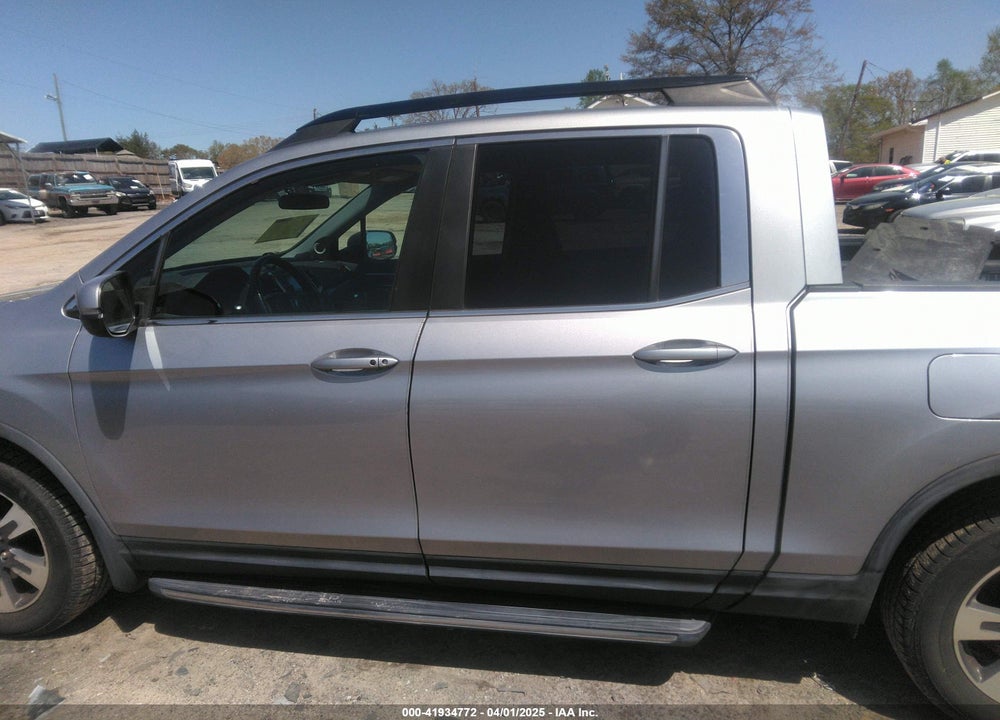 2017 HONDA RIDGELINE VIN: 5FPYK2F58HB005608