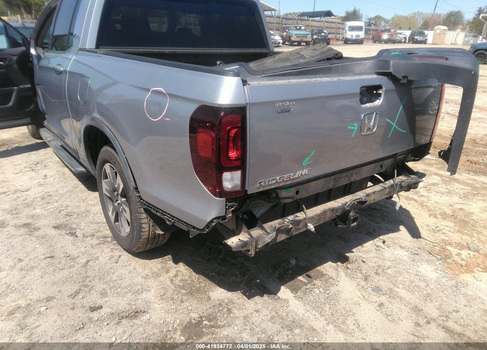 2017 HONDA RIDGELINE VIN: 5FPYK2F58HB005608