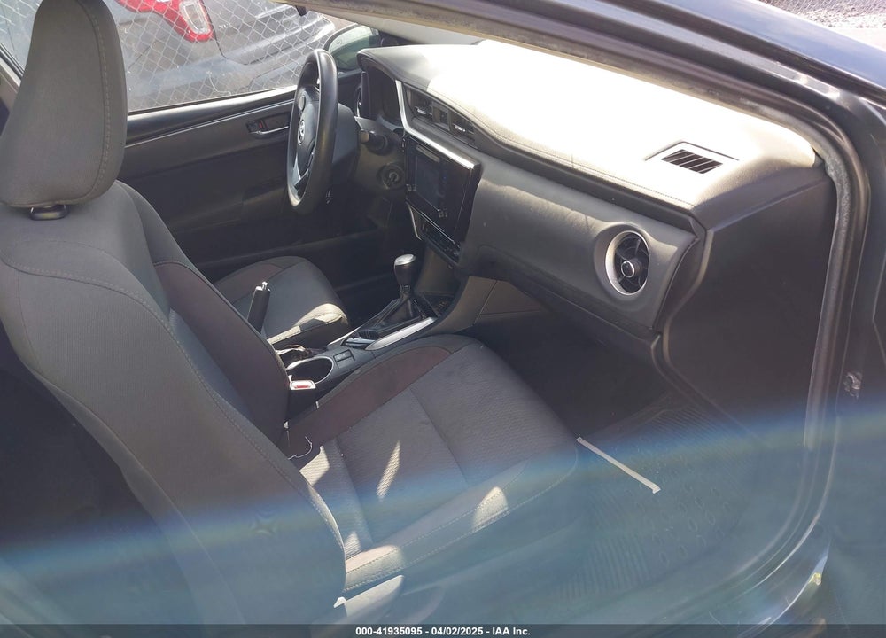 2019 TOYOTA COROLLA VIN: 2T1BURHE8KC145684