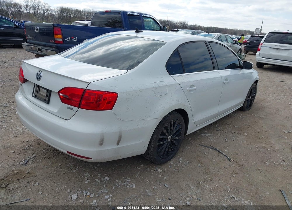 2014 VOLKSWAGEN JETTA 1.8T SEL VIN: 3VWL17AJ7EM439904