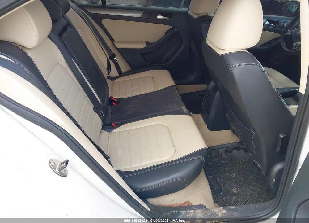 2014 VOLKSWAGEN JETTA 1.8T SEL VIN: 3VWL17AJ7EM439904