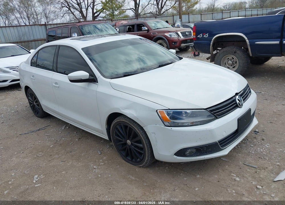 2014 VOLKSWAGEN JETTA 1.8T SEL VIN: 3VWL17AJ7EM439904
