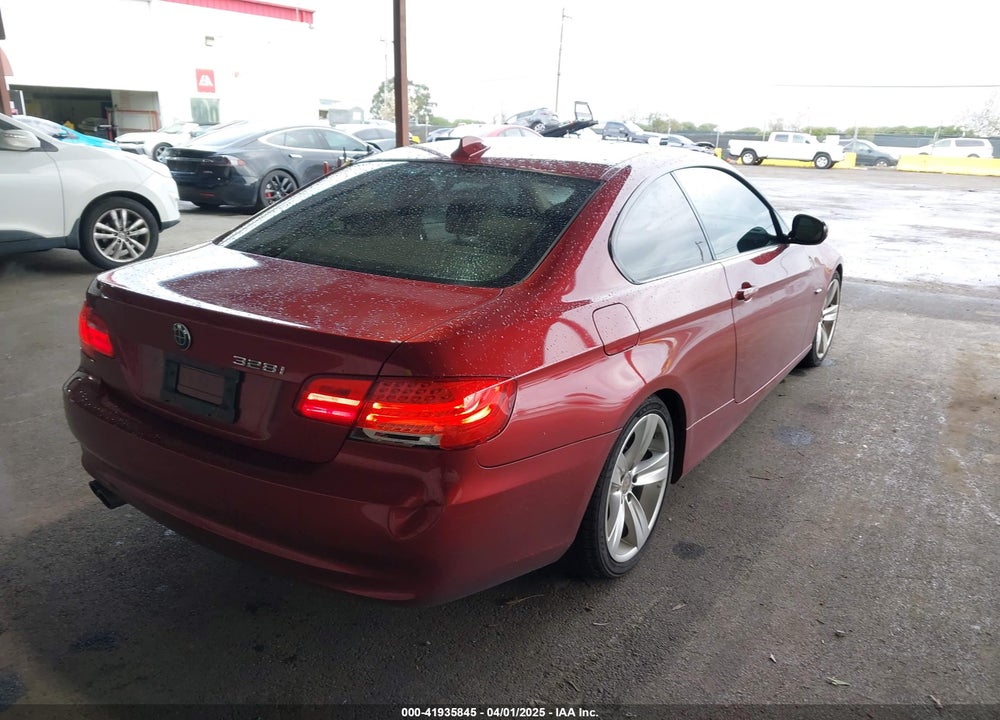 2011 BMW 328I VIN: WBAKE5C5XBE573148