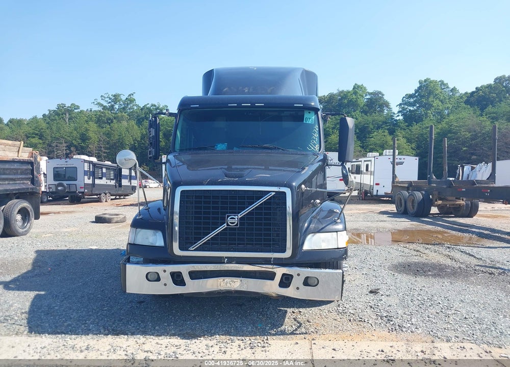 2014 VOLVO VN VNM VIN: 4V4MC9EHXEN165936