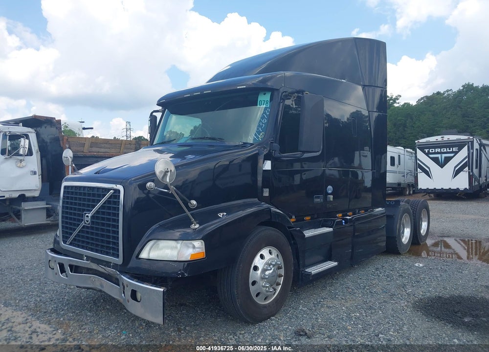2014 VOLVO VN VNM VIN: 4V4MC9EHXEN165936