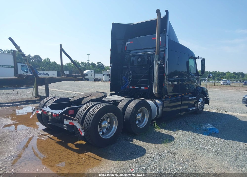 2014 VOLVO VN VNM VIN: 4V4MC9EHXEN165936
