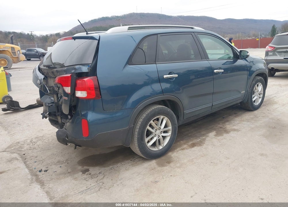 2015 KIA SORENTO VIN: 5XYKTDA66FG555290