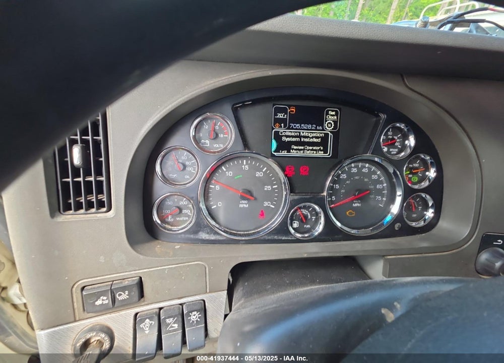 2018 KENWORTH T680 VIN: 1XKYDP9X4JJ189574