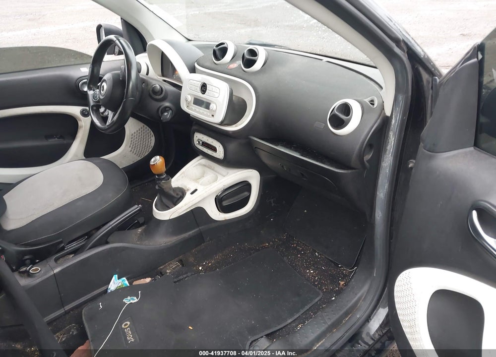 2016 SMART FORTWO VIN: WMEFJ5DA6GK066480