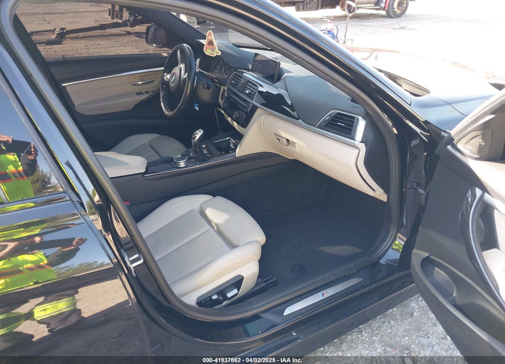 2017 BMW 3 SERIES VIN: WBA8B7G5XHNU37488