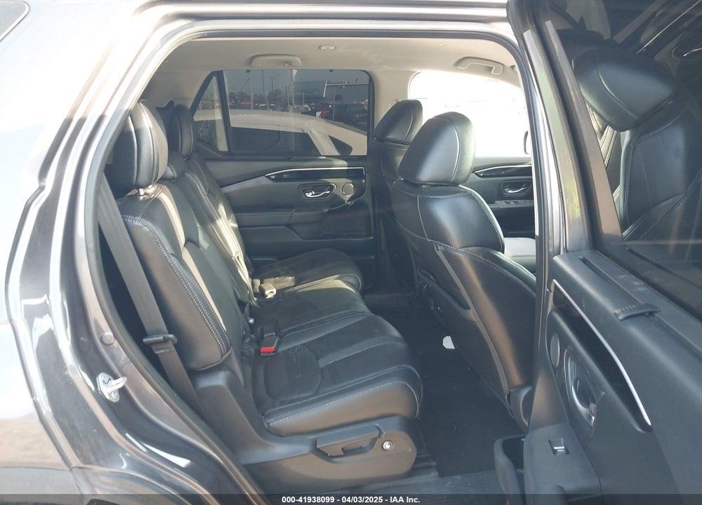 2023 HONDA PILOT VIN: 5FNYG2H42PB013216