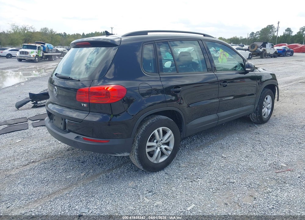 2017 VOLKSWAGEN TIGUAN 2.0T/2.0T S VIN: WVGAV7AX3HK022628