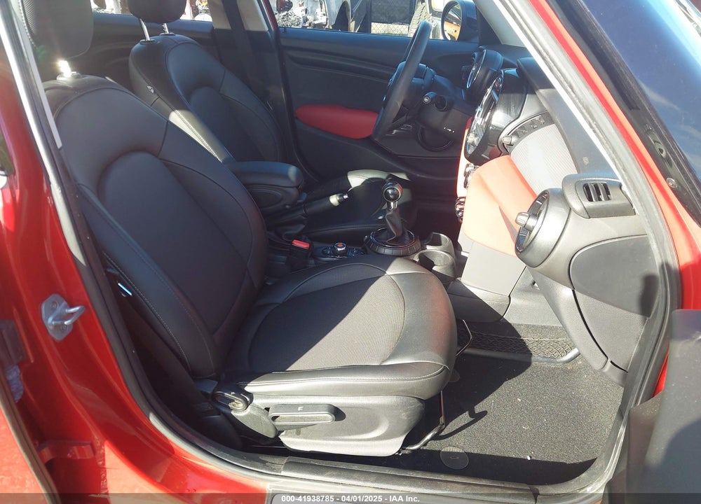 2015 MINI COOPER VIN: WMWXS5C57F2C63418