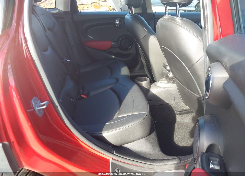 2015 MINI COOPER VIN: WMWXS5C57F2C63418