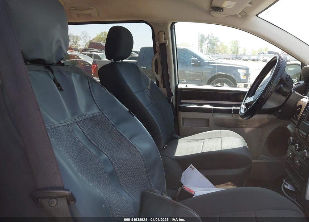 2010 DODGE GRAND CARAVAN VIN: 2D4RN5D16AR251351