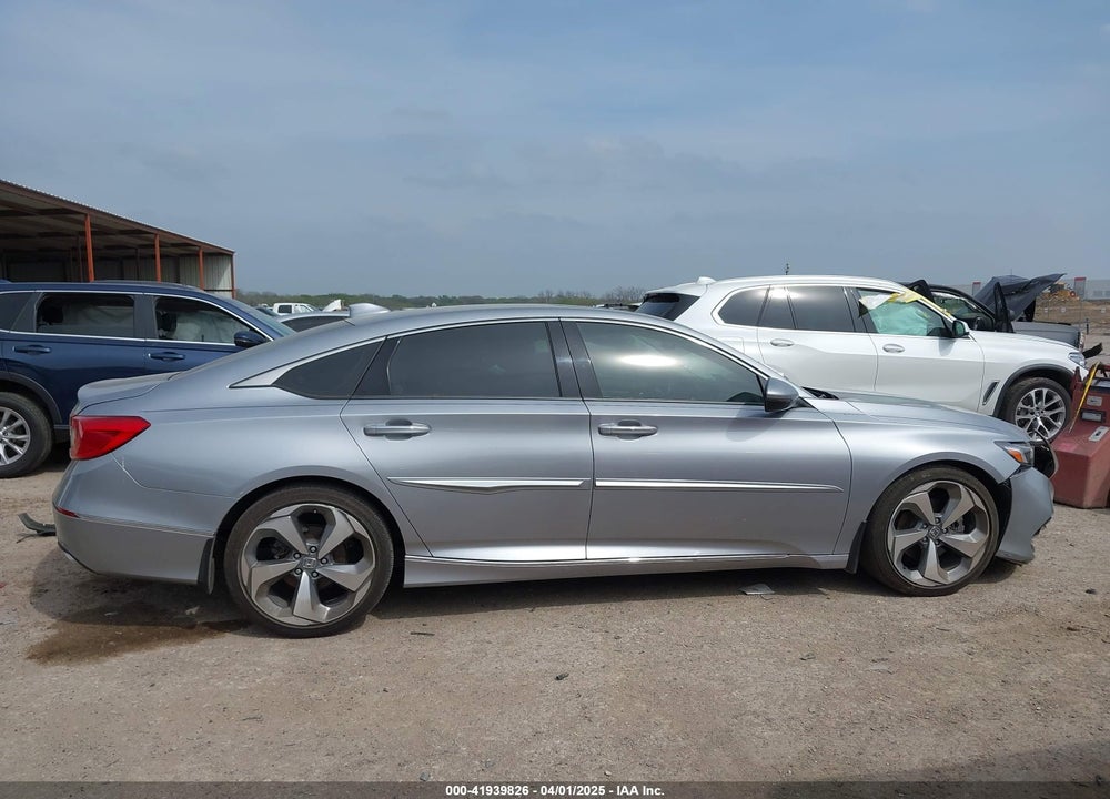 2018 HONDA ACCORD VIN: 1HGCV2F92JA049925