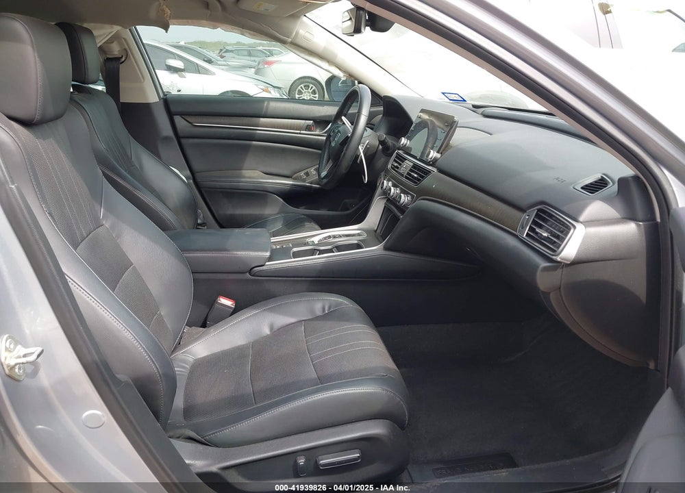 2018 HONDA ACCORD VIN: 1HGCV2F92JA049925