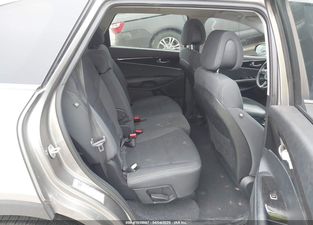 2017 KIA SORENTO VIN: 5XYPGDA51HG196662