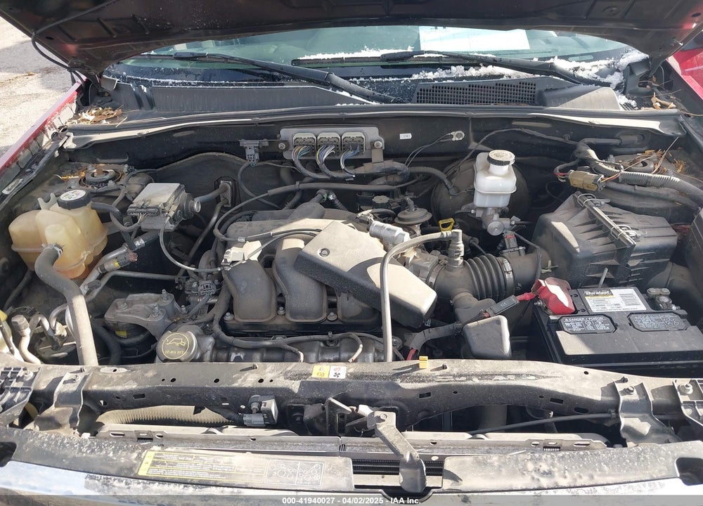 2008 FORD ESCAPE VIN: 1FMCU94128KB14215