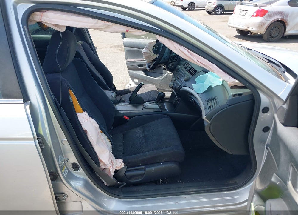 2011 HONDA ACCORD 2.4 LX VIN: 1HGCP2F3XBA102894