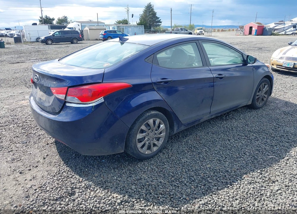 2011 HYUNDAI ELANTRA VIN: 5NPDH4AE3BH038095