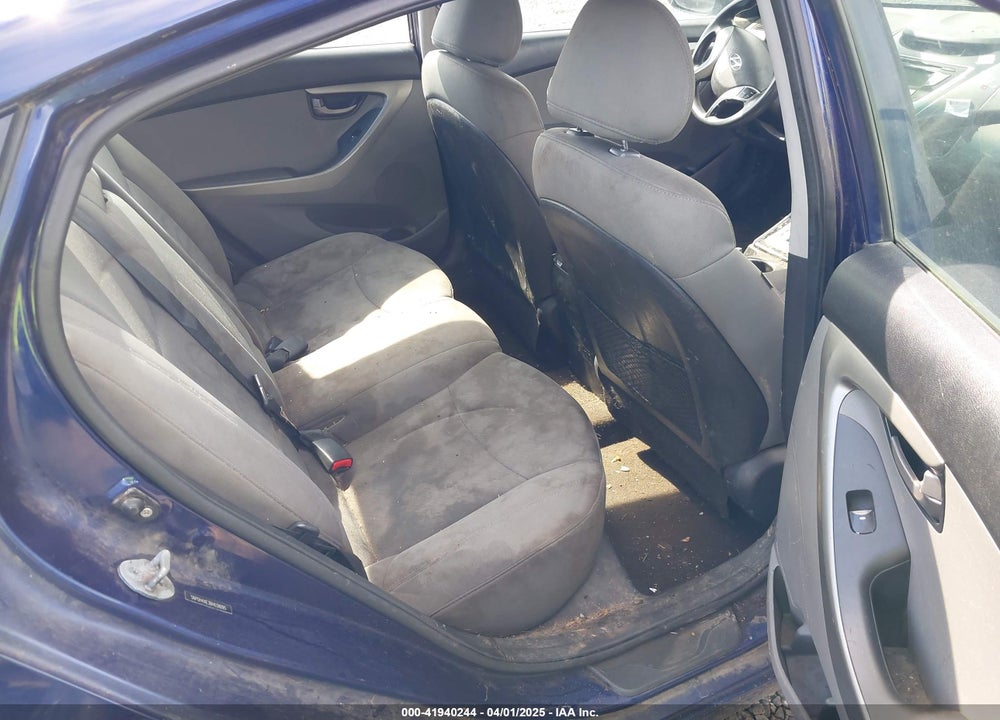 2011 HYUNDAI ELANTRA VIN: 5NPDH4AE3BH038095