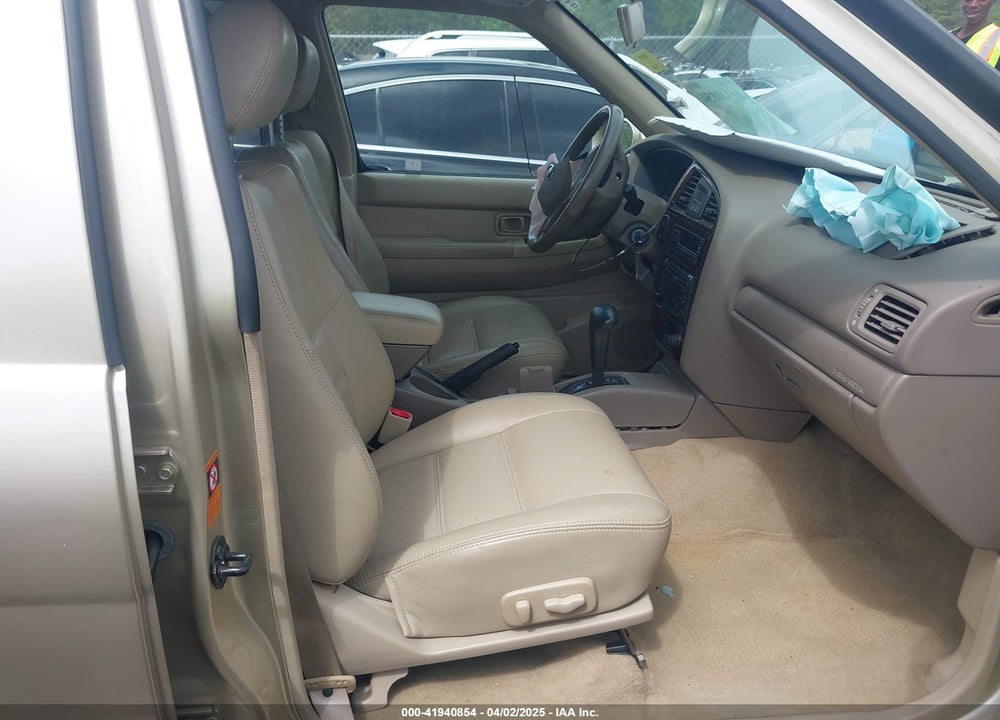 2002 NISSAN PATHFINDER VIN: JN8DR09X02W667176