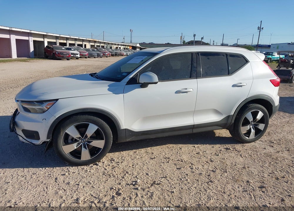 2021 VOLVO XC40 VIN: YV4162UK5M2423299