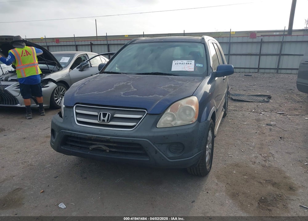 2005 HONDA CR-V EX VIN: JHLRD78845C038077