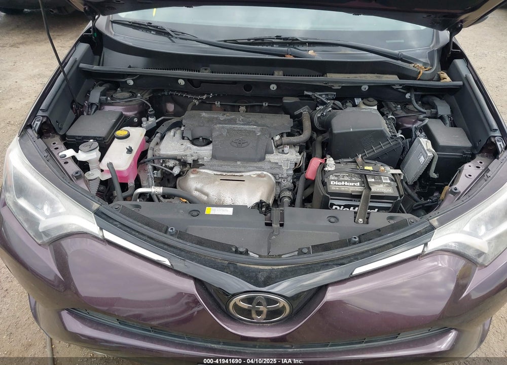 2018 TOYOTA RAV4 ADVENTURE/XLE VIN: 2T3RFREV9JW736172