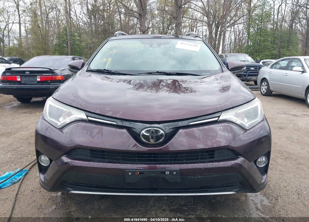 2018 TOYOTA RAV4 ADVENTURE/XLE VIN: 2T3RFREV9JW736172