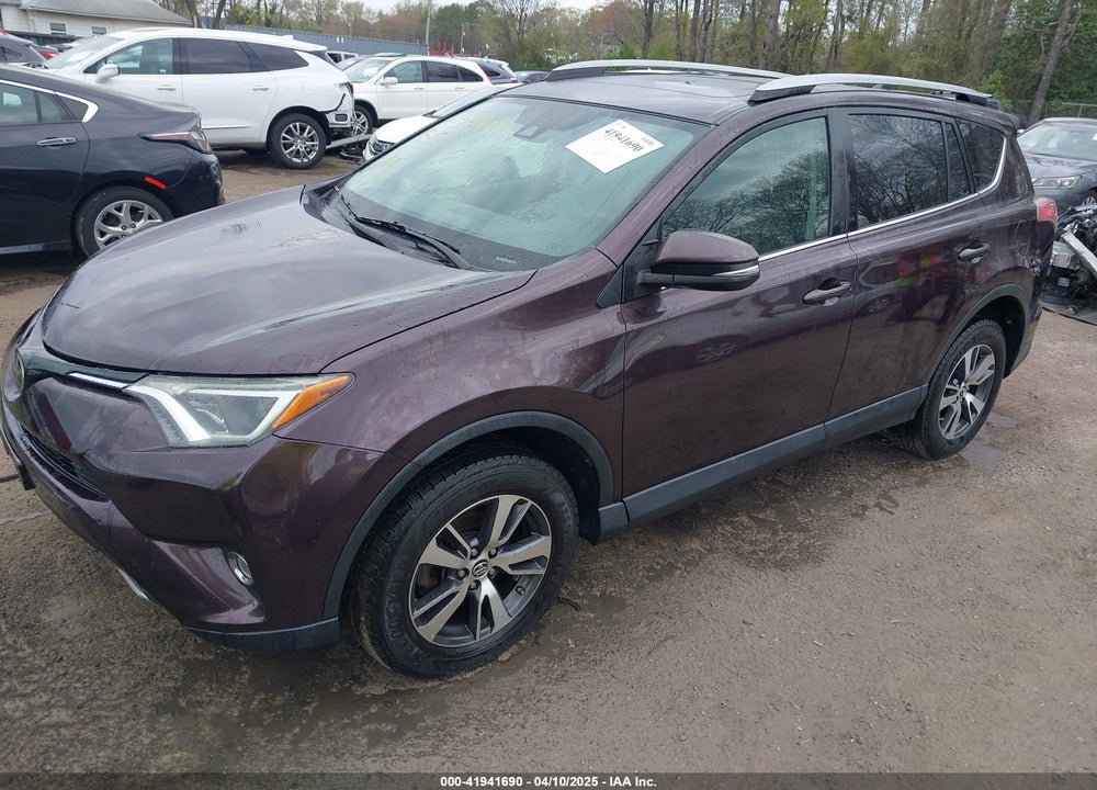 2018 TOYOTA RAV4 ADVENTURE/XLE VIN: 2T3RFREV9JW736172
