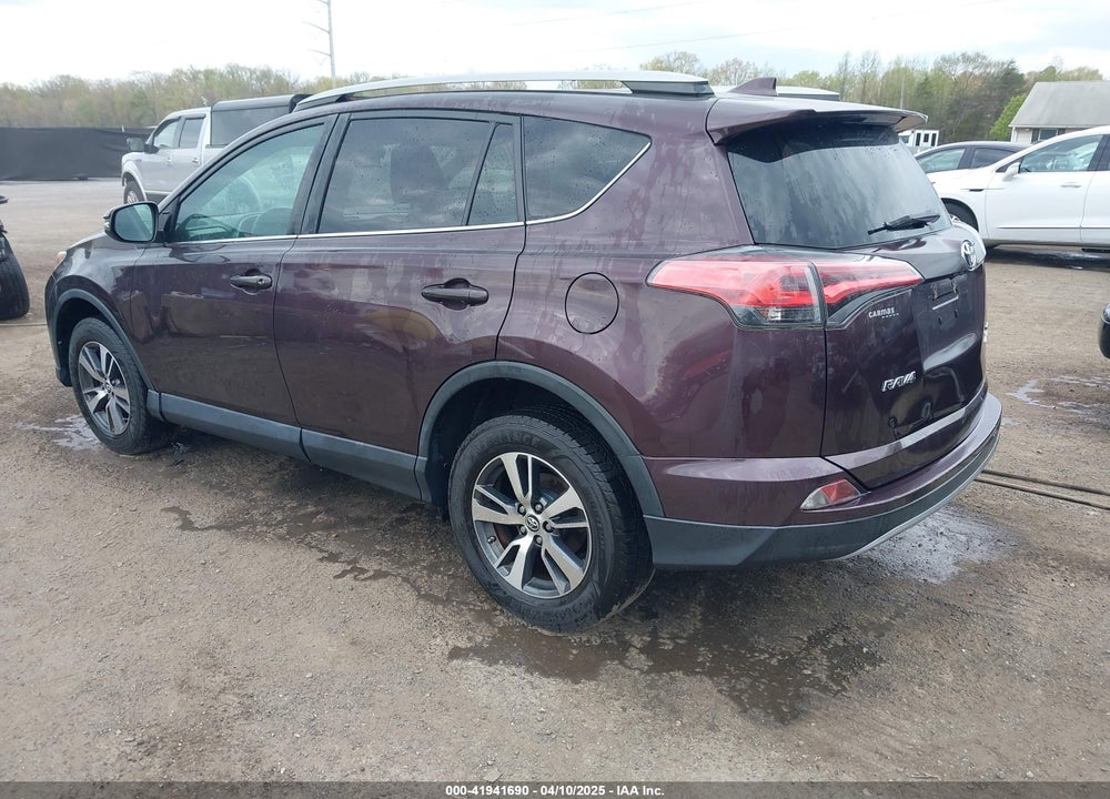 2018 TOYOTA RAV4 ADVENTURE/XLE VIN: 2T3RFREV9JW736172