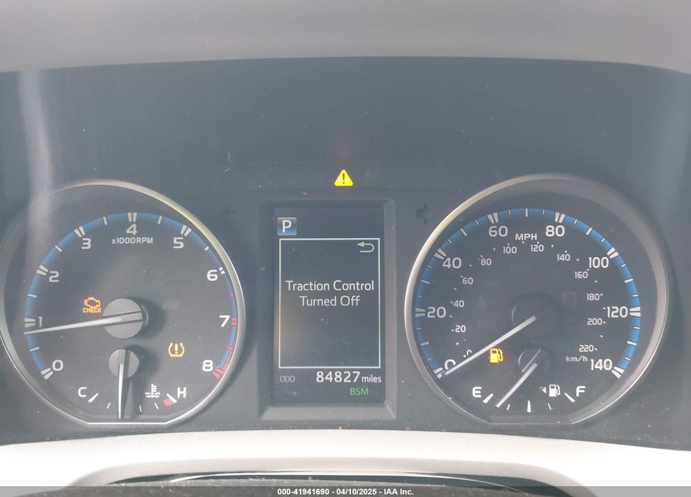 2018 TOYOTA RAV4 ADVENTURE/XLE VIN: 2T3RFREV9JW736172