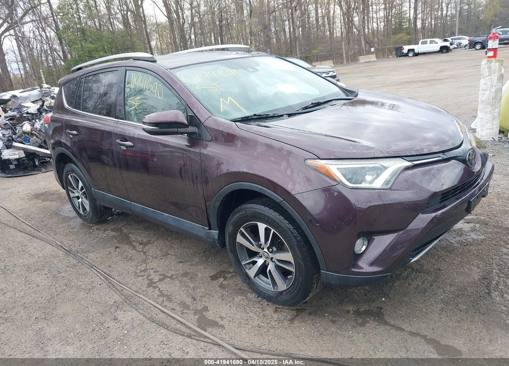 2018 TOYOTA RAV4 ADVENTURE/XLE VIN: 2T3RFREV9JW736172