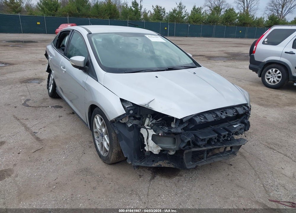 2015 FORD FOCUS SE VIN: 1FADP3F24FL347206